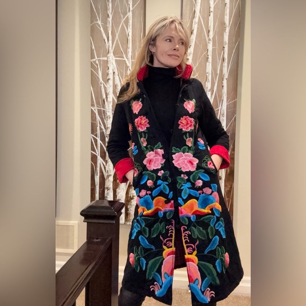 (SOLD) Stunning embroidered coat